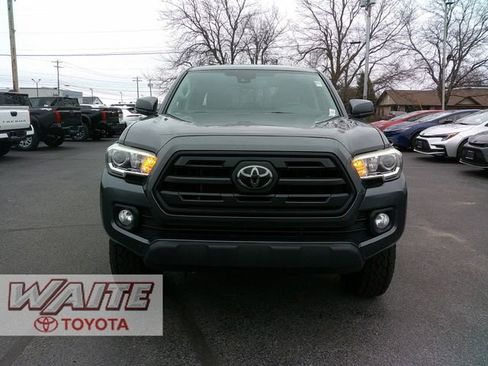 Used 2018 Toyota Tacoma SR5 image 6