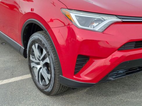 Used 2017 Toyota RAV4 LE w/ Carpet Mat Package image 10