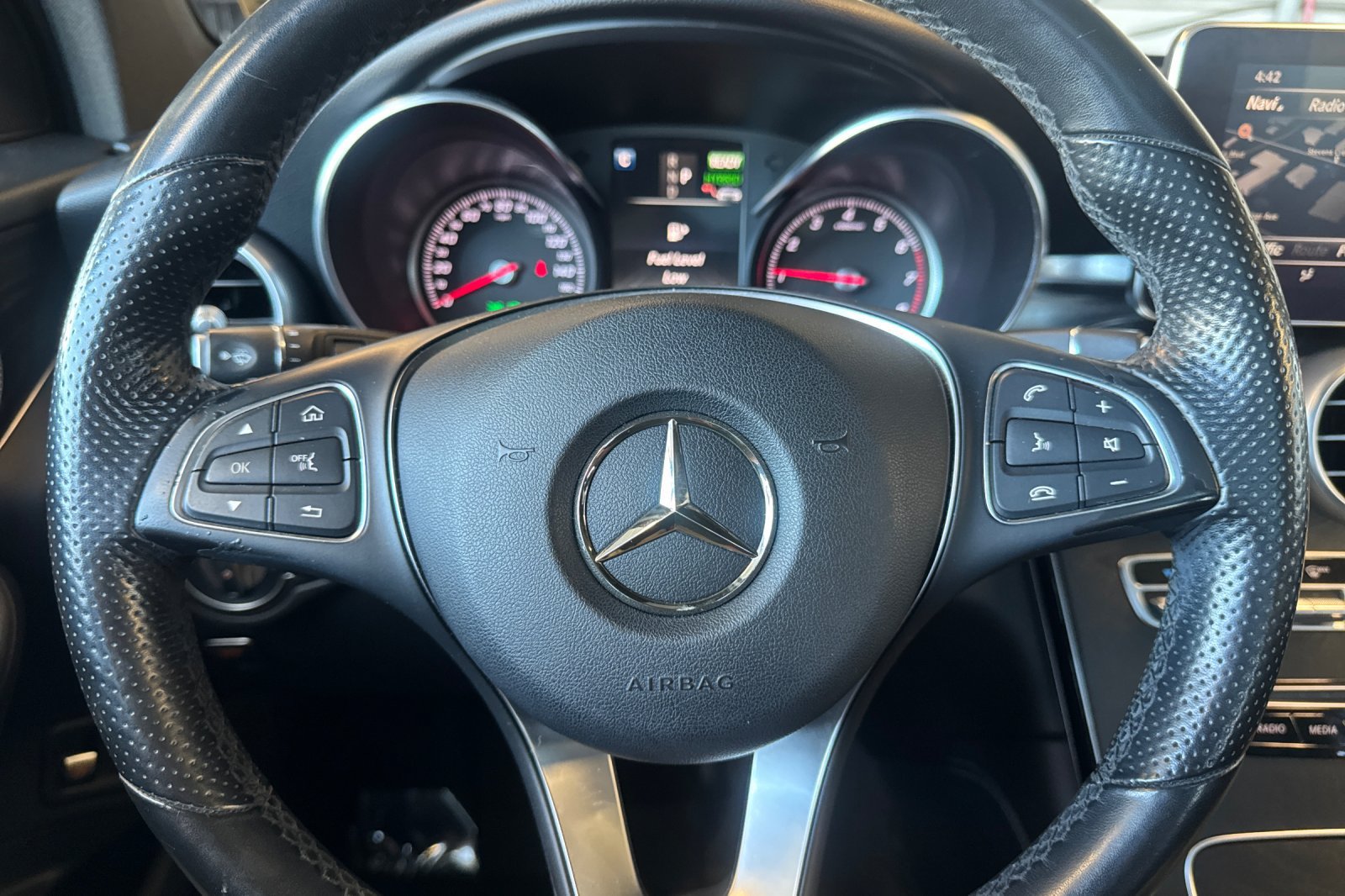 Used 2018 Mercedes-Benz GLC 350e 4MATIC image 33