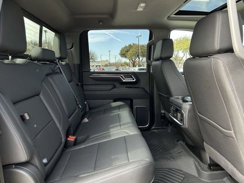 Used 2025 Chevrolet Silverado 2500 LTZ w/ LTZ Convenience Package image 35