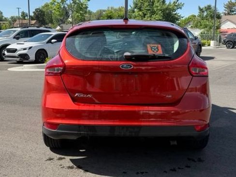 Used 2018 Ford Focus SE w/ Cold Weather Package FWD image 5
