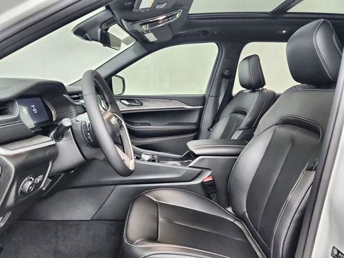 New 2025 Jeep Grand Cherokee Limited w/ Black Appearance Package image 19