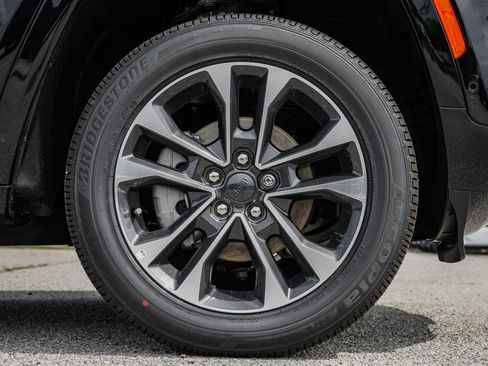 New 2025 Jeep Grand Cherokee Overland w/ Adv Protech Group III image 17