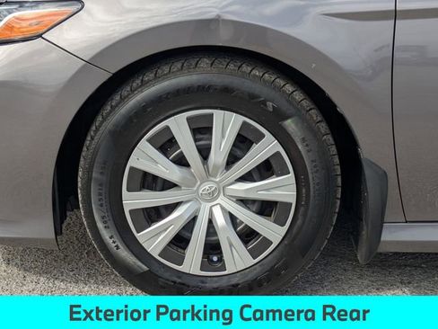 Used 2018 Toyota Camry L image 13