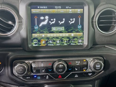 Used 2023 Jeep Wrangler Unlimited Sahara w/ Cold Weather Group AWD/4WD image 23