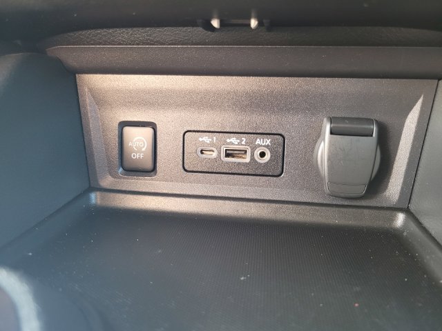 Used 2024 Nissan Sentra SV FWD image 25