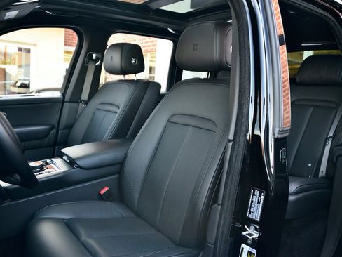 Used 2019 Rolls-Royce Cullinan image 15