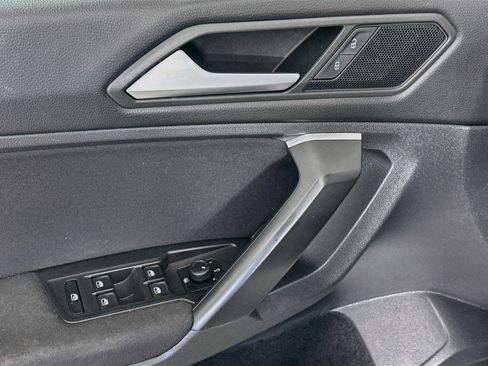 Used 2021 Volkswagen Tiguan S FWD image 15