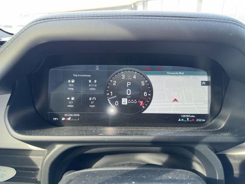 Used 2023 Land Rover Defender 90 S image 13