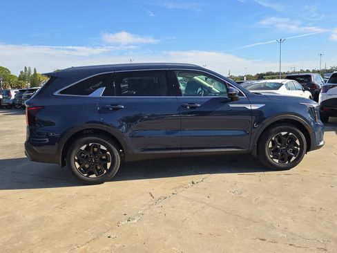 New 2026 Kia Sorento S w/ S Panoramic Sunroof Package image 9