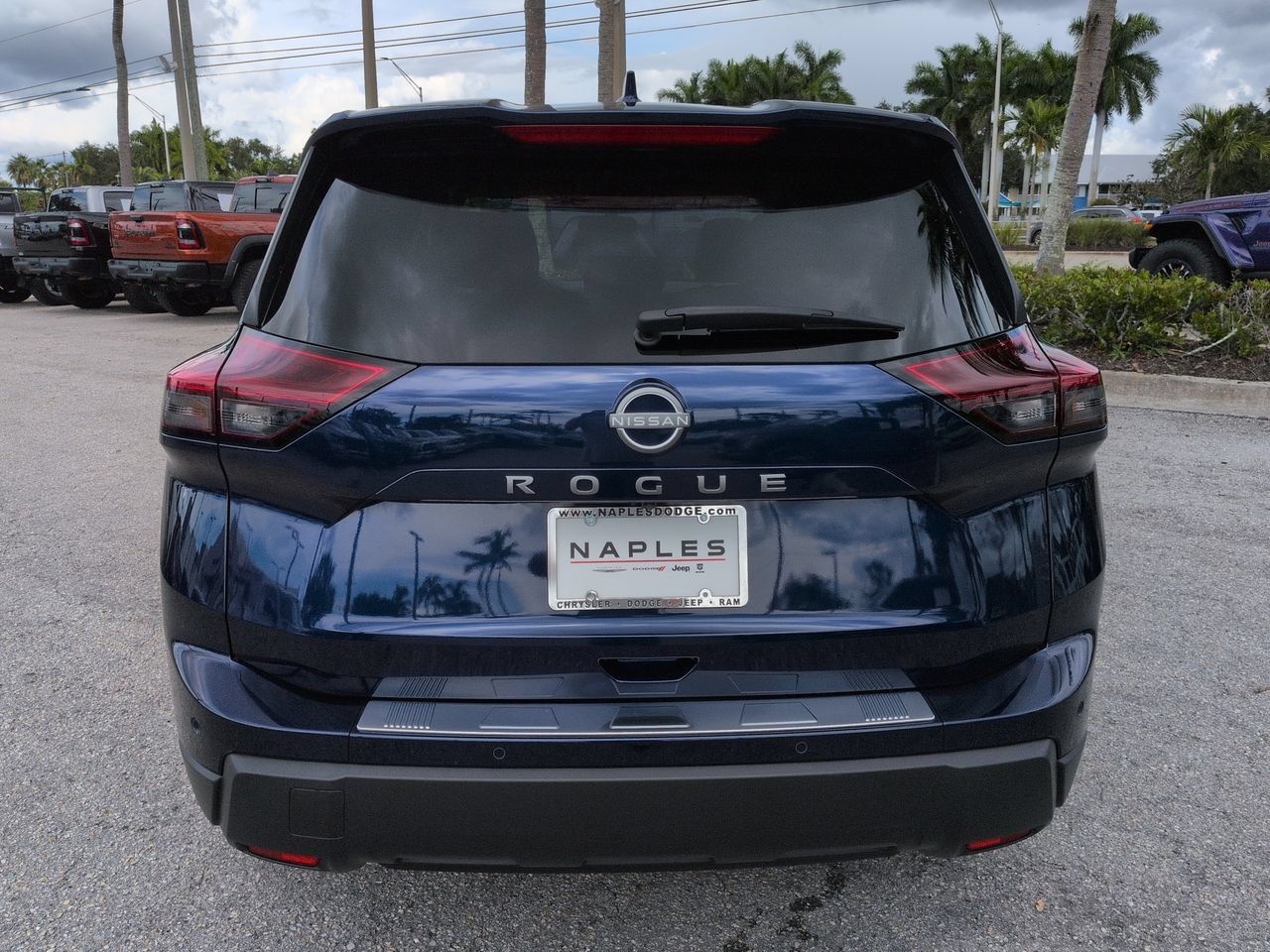 Used 2026 Nissan Rogue SV FWD image 6