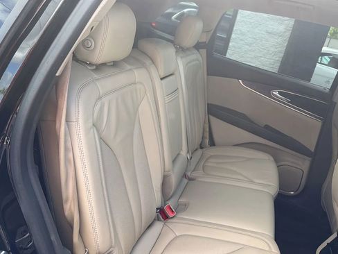 Used 2017 Lincoln MKX Select w/ Select Plus Package image 30