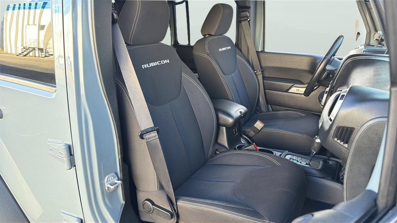Used 2015 Jeep Wrangler Unlimited Rubicon AWD/4WD image 14
