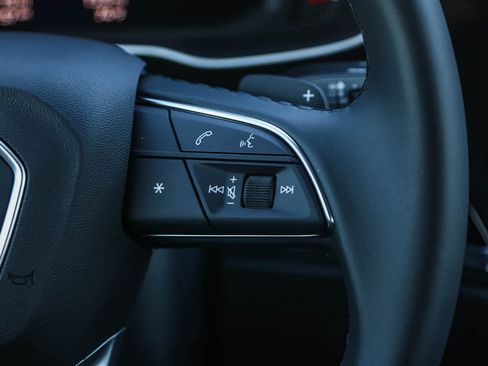 New 2025 Audi Q3 2.0T Premium image 22