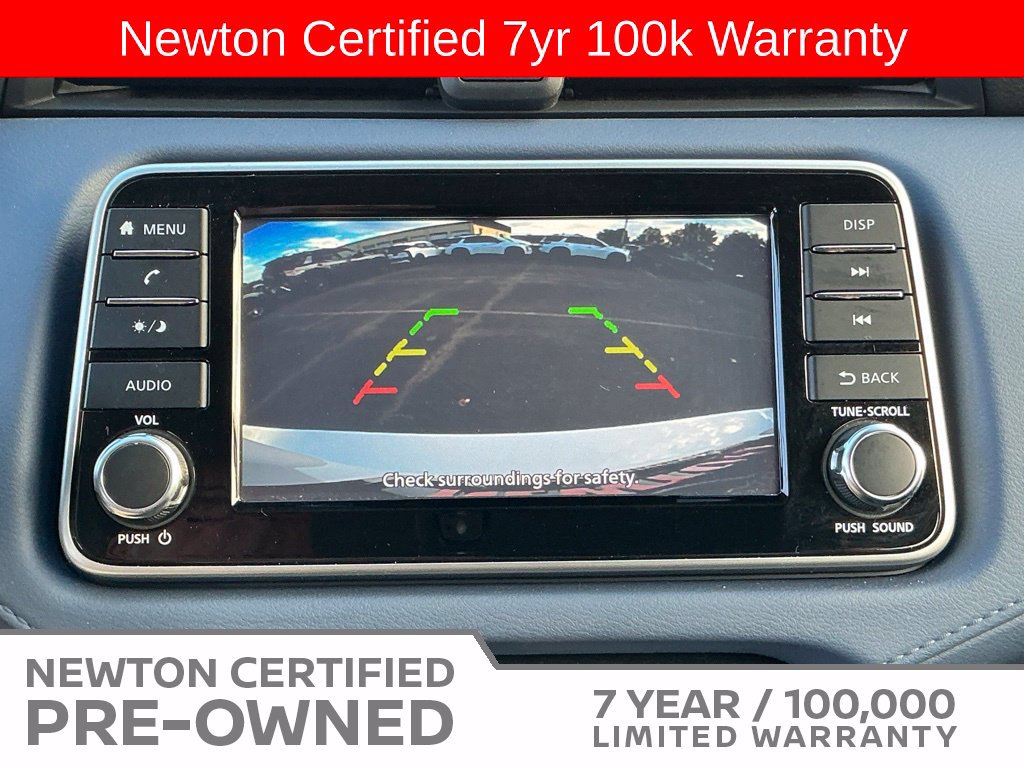 Used 2023 Nissan Versa SV FWD image 9