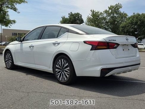 Used 2025 Nissan Altima 2.5 SV FWD image 3
