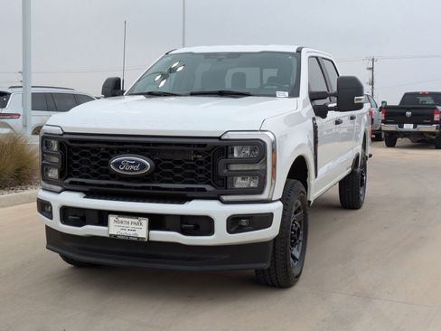 Used 2024 Ford F250 XL w/ STX Appearance Package image 7