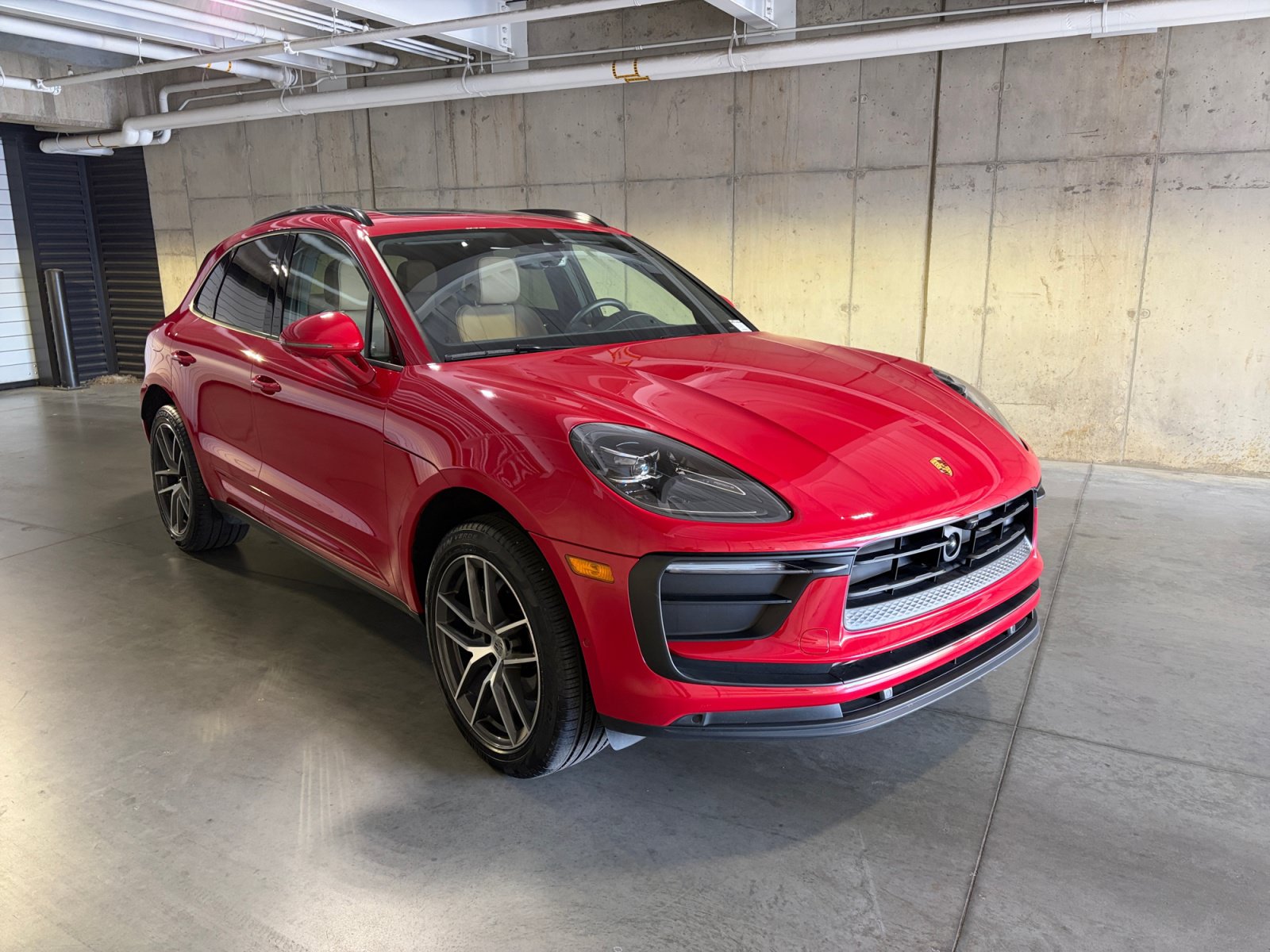 Certified 2026 Porsche Macan AWD/4WD image 9