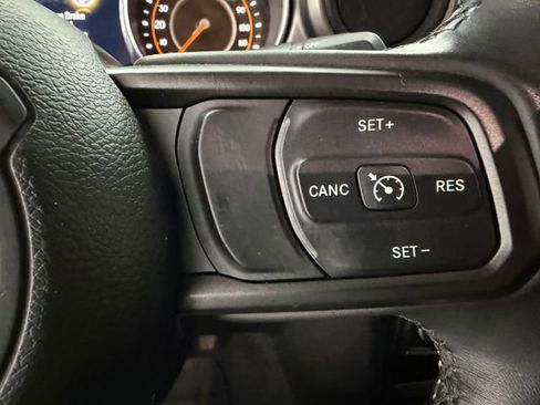 Used 2021 Jeep Gladiator Sport AWD/4WD image 13