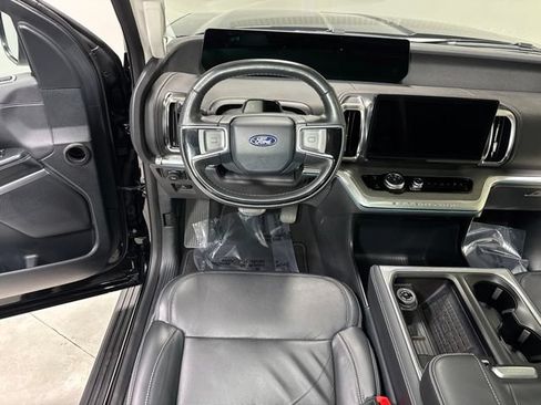 Used 2025 Ford Expedition Platinum AWD/4WD image 17