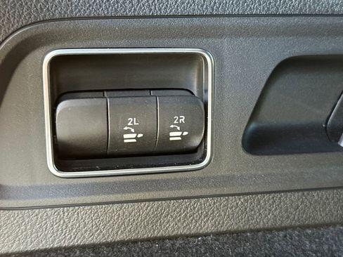 Certified 2025 Mercedes-Benz GLS 63 AMG 4MATIC image 37