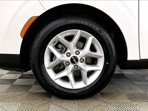 Used 2022 Kia Soul LX w/ Technology Package image 8