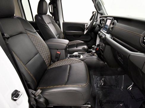 Used 2022 Jeep Wrangler Unlimited Sahara image 18