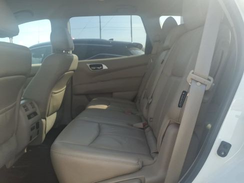 Used 2019 Nissan Pathfinder SL image 9