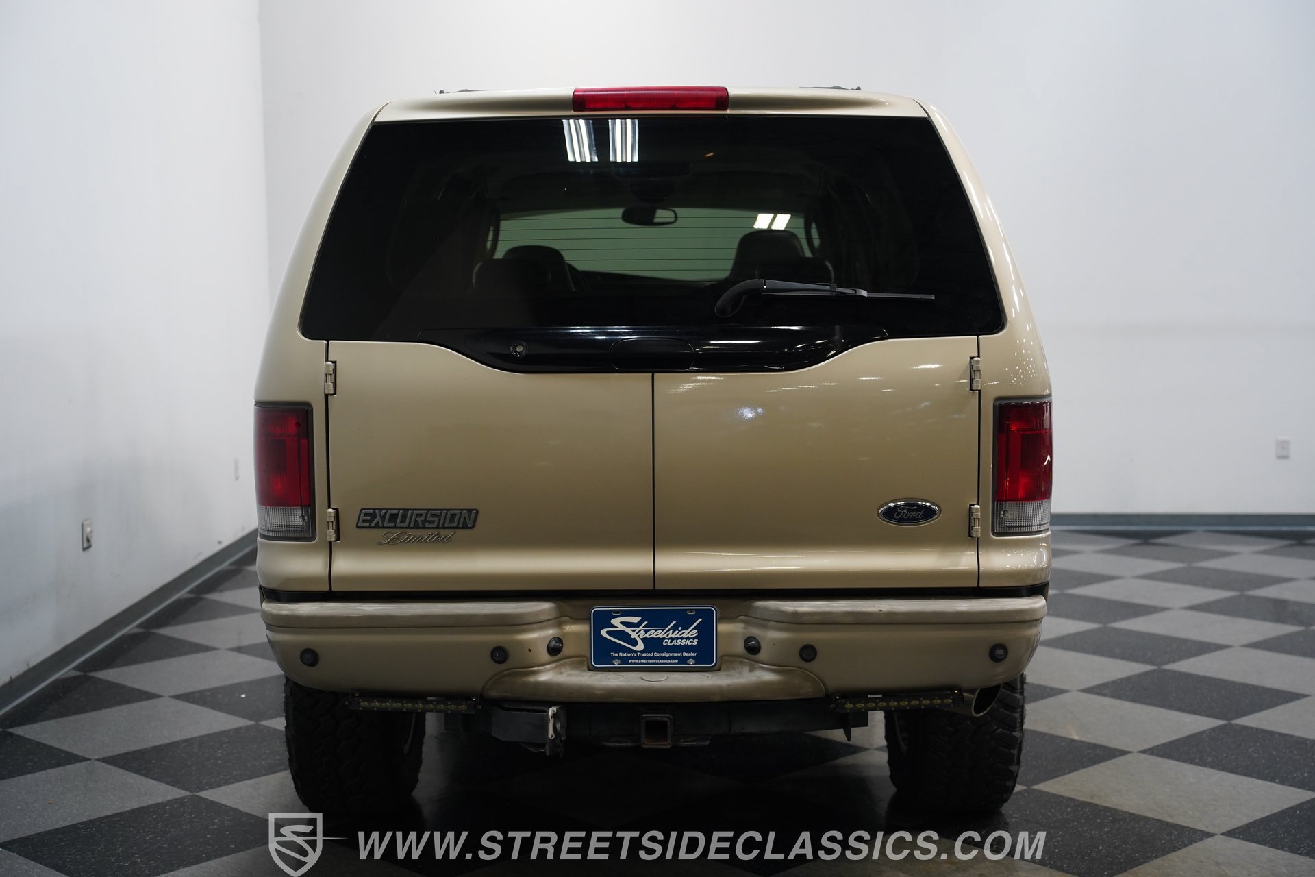 Used 2005 Ford Excursion Limited AWD/4WD image 24