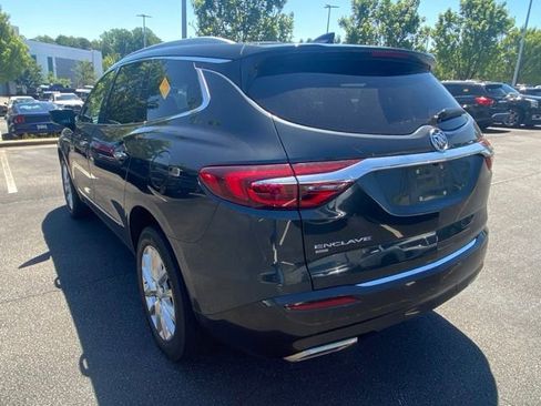 Used 2020 Buick Enclave Essence w/ Sound and Sites Package AWD/4WD image 3