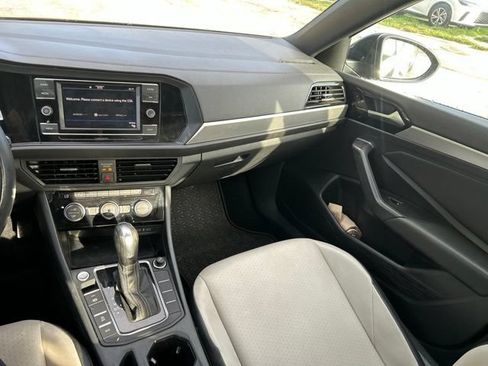 Used 2020 Volkswagen Jetta R-Line w/ R-Line Cold Weather Package FWD image 11