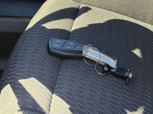 Used 2025 Chevrolet Equinox LT image 21