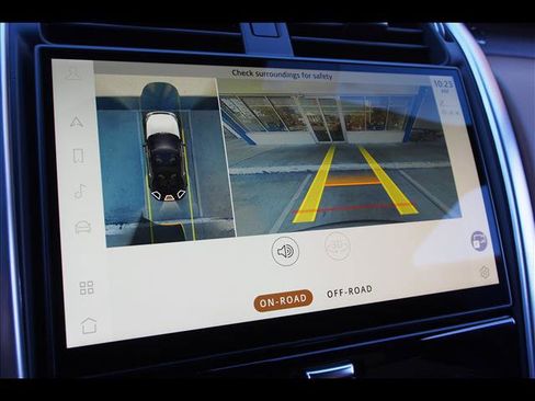 Used 2023 Land Rover Discovery HSE R-Dynamic image 35