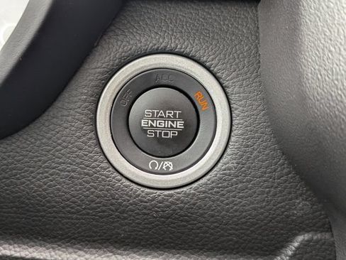 Used 2024 RAM 1500 Laramie RWD image 31