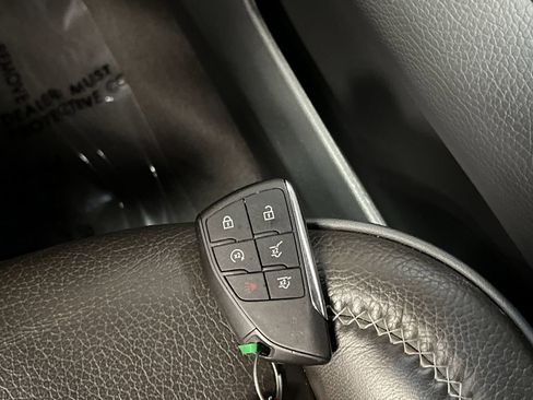 Used 2023 GMC Yukon XL Denali image 30