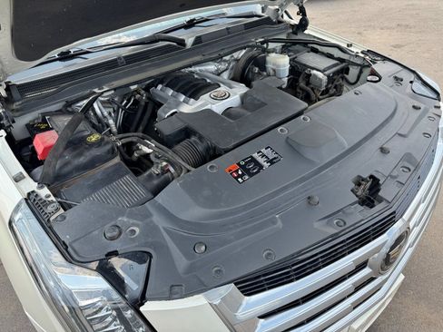 Used 2015 Cadillac Escalade Premium AWD/4WD image 27