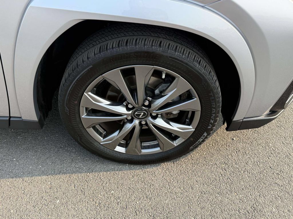 Used 2024 Lexus UX 250h F Sport AWD/4WD image 7