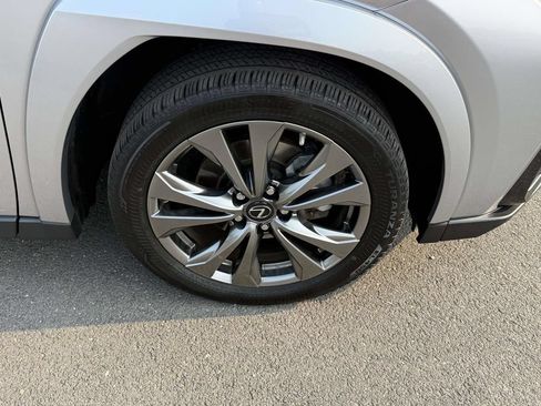 Used 2024 Lexus UX 250h F Sport AWD/4WD image 7