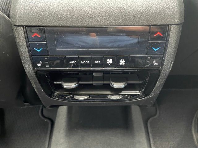 Used 2024 Jeep Grand Cherokee L Summit w/ High Altitude Package AWD/4WD image 19