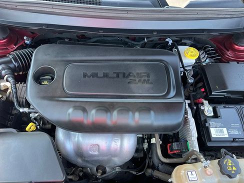 Used 2020 Jeep Cherokee Latitude Plus w/ Cold Weather Group AWD/4WD image 42