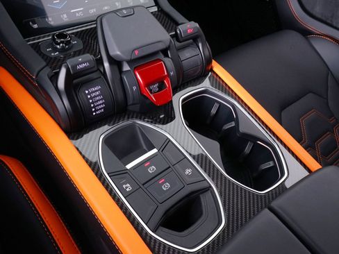 Used 2025 Lamborghini Urus S AWD/4WD image 30