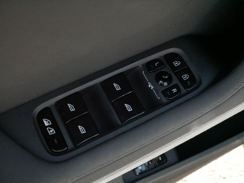 Used 2023 Polestar Polestar 2 AWD/4WD image 19