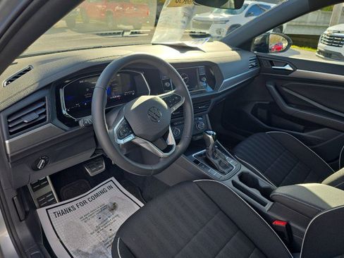 Used 2024 Volkswagen Jetta Sport image 18
