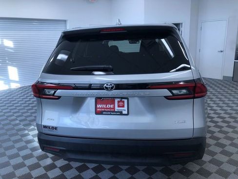 Certified 2025 Toyota Grand Highlander AWD image 13