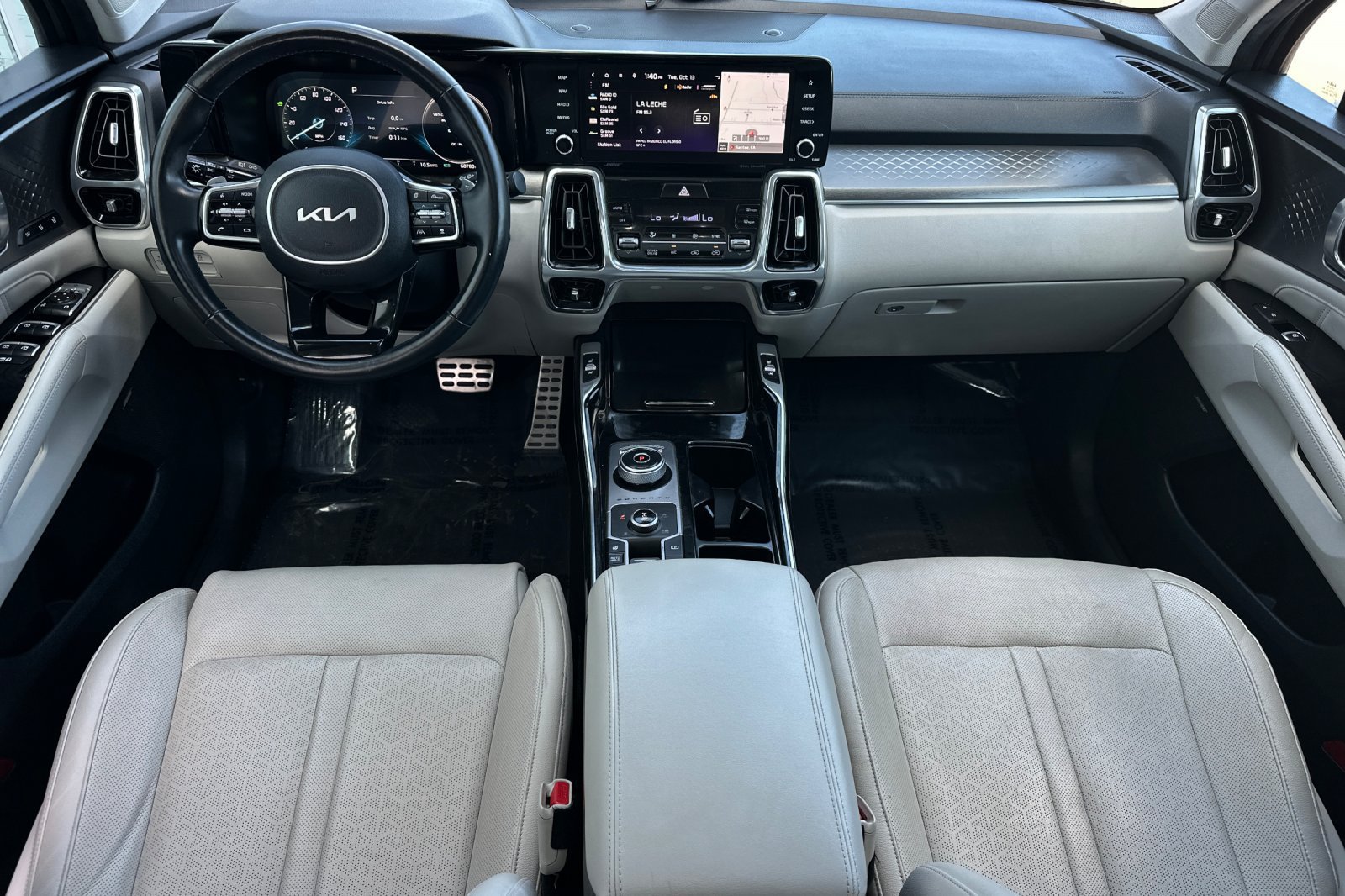 Used 2023 Kia Sorento SX Prestige w/ Panoramic Sunroof Package AWD/4WD image 16