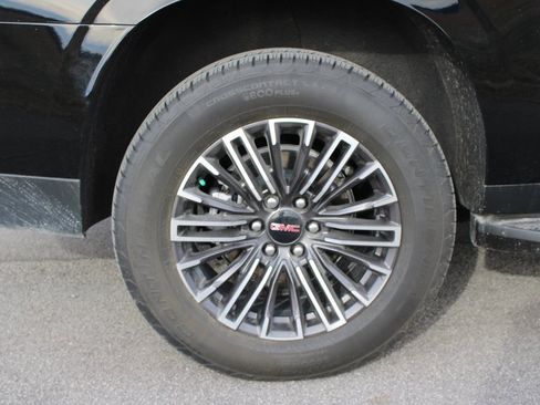 Used 2025 GMC Yukon XL Elevation image 40