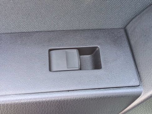 Used 2016 Toyota Corolla LE FWD image 29