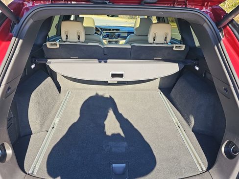 Used 2018 Cadillac XT5 Luxury w/ Driver Awareness Package image 12