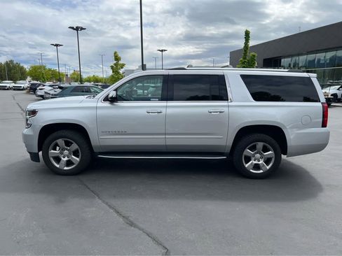 Used 2020 Chevrolet Suburban Premier AWD/4WD image 12