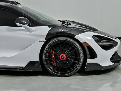 Used 2018 McLaren 720S Performance RWD image 17